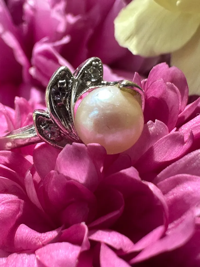 ONeills Estate Jewelry 14 Karat White Gold Cultured Pearl Diamond Ring 30000141 Rings