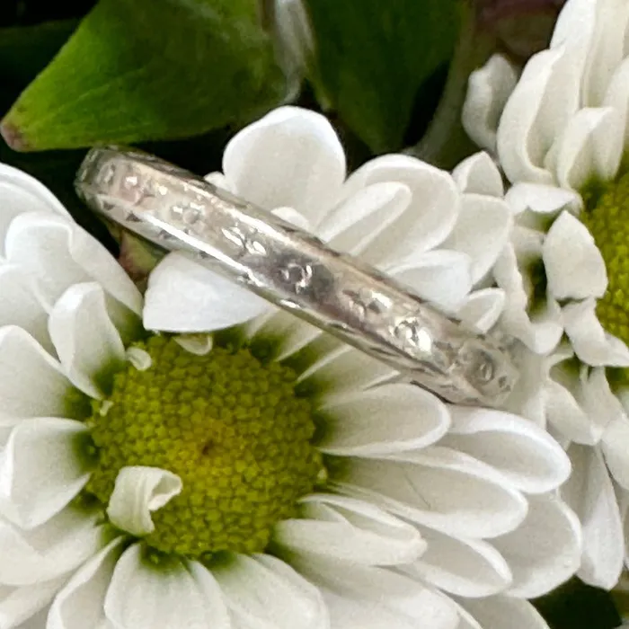 Rings 18 Karat White Gold Wedding Band 40000193 ONeills Estate Jewelry