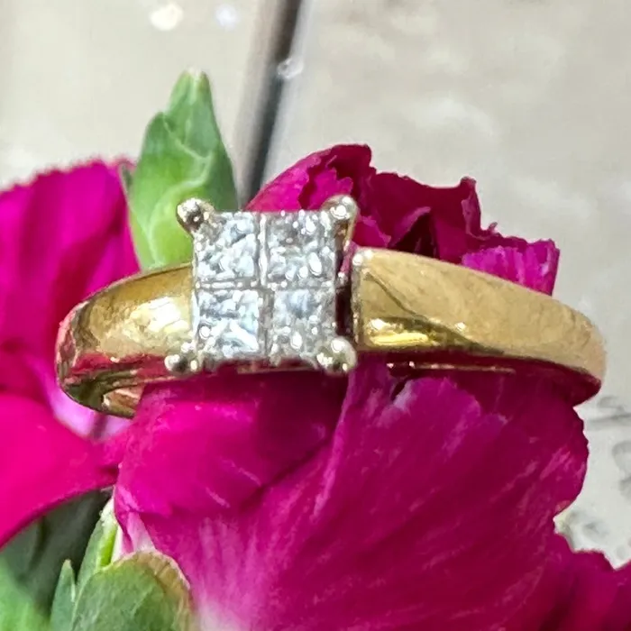 Rings ONeills Estate Jewelry 14 Karat Yellow Gold Diamond Cluster Ring 10000155 Rings ONeills Estate Jewelry 14 Karat Yellow Gold Diamond Cluster Ring 10000155