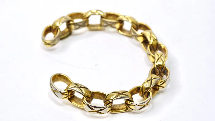 Bracelets Chanel Gold ChainLink Cuff Bracelet Vintage by Misty Bracelets Chanel Gold ChainLink Cuff Bracelet Vintage by Misty