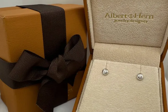 Earrings Albert Hern Mini Earrings 18kt White Gold Domed Round Diamonds Studs Earrings Albert Hern Mini Earrings 18kt White Gold Domed Round Diamonds Studs