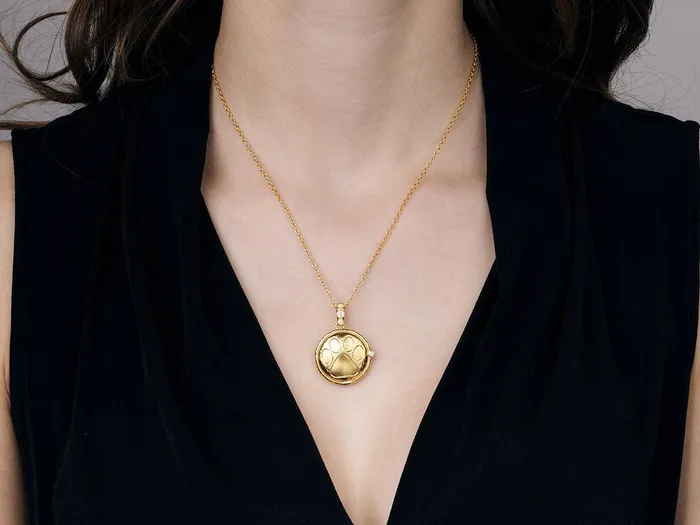 GG GOLD TRAD Necklaces GURHAN Locket Gold Round Pendant Necklace 25mm Pawprint Diamond GG GOLD TRAD Necklaces GURHAN Locket Gold Round Pendant Necklace 25mm Pawprint Diamond
