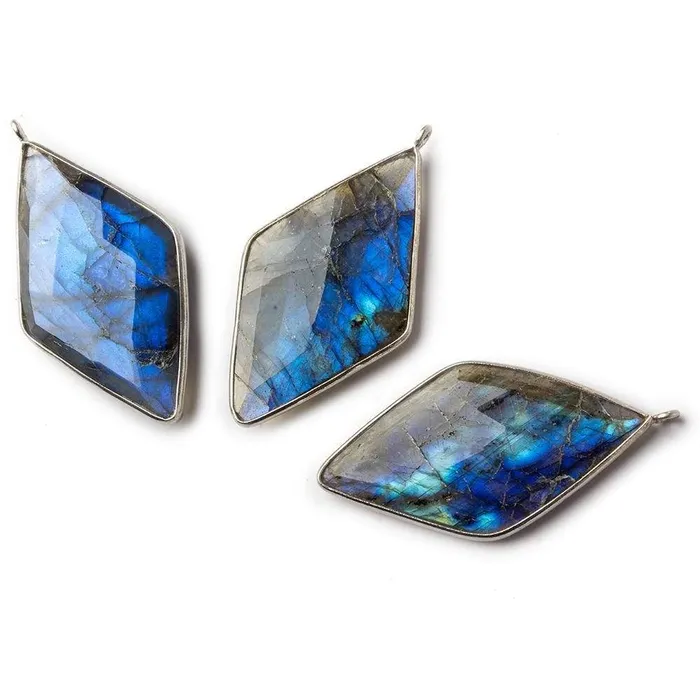 Beadsofcambaycom 45x24mm Silver Bezel Labradorite faceted Kite Pendant 1 piece Necklaces Beadsofcambaycom 45x24mm Silver Bezel Labradorite faceted Kite Pendant 1 piece Necklaces