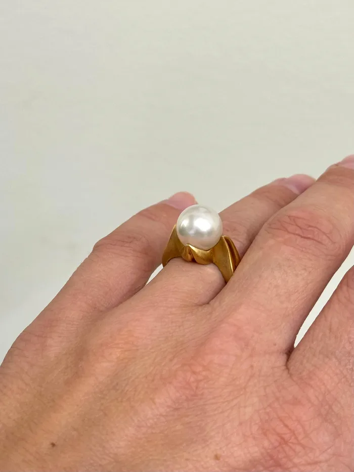 Rings Assael Angela Cummings Flower Bud South Sea Pearl Gold Ring Angela Cummings Assael