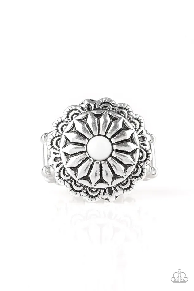 Rings Paparazzi Accessories Daringly Daisy White Ring Jewelry by Bretta