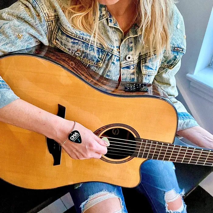 Bracelets CMA FEST 2023 GUITAR STRING BRACELET Strung