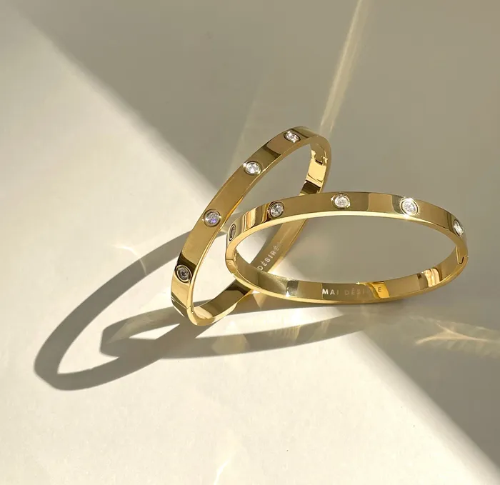 Bracelets Mai Dsire CARRIE GOLD DIAMOND CUFF BRACELET
