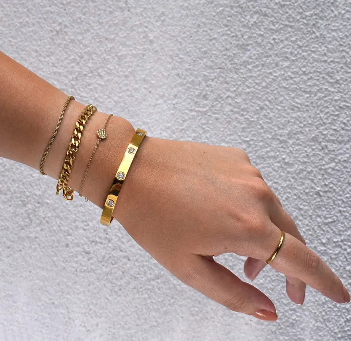 Bracelets Mai Dsire CARRIE GOLD DIAMOND CUFF BRACELET