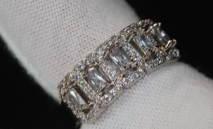 Lab Diamonds London Rings Diamond Ring Womens Engagement Ring Engagement Rings Womens Rings Promise Ring Eternity Ring Ring for Women Baguette Rings