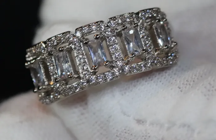 Lab Diamonds London Rings Diamond Ring Womens Engagement Ring Engagement Rings Womens Rings Promise Ring Eternity Ring Ring for Women Baguette Rings