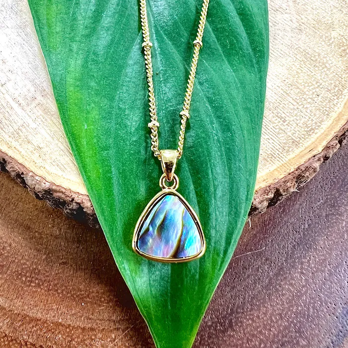 Lily Rose Jewelry Abalone Shell Sweet Mini Triangle Beauty Tranquility Pendant 18 Gold Necklace Necklaces