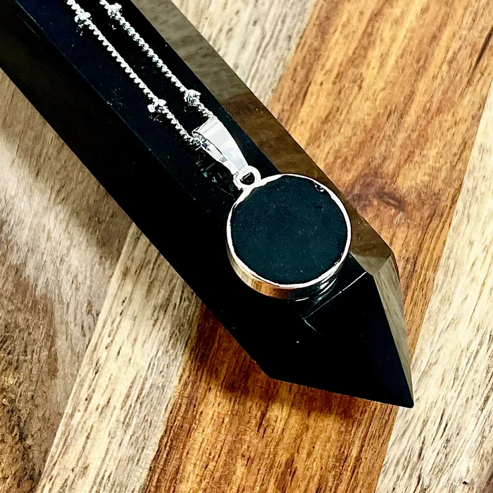 Lily Rose Jewelry Necklaces NEW STONE Obsidian Manifester Thick Circle Pendant 18 White Gold Necklace Lily Rose Jewelry Necklaces NEW STONE Obsidian Manifester Thick Circle Pendant 18 White Gold Necklace