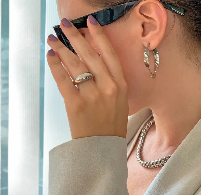 Mai Dsire Earrings PERLA TWIST HOOP SILVER EARRINGS SAMPLE