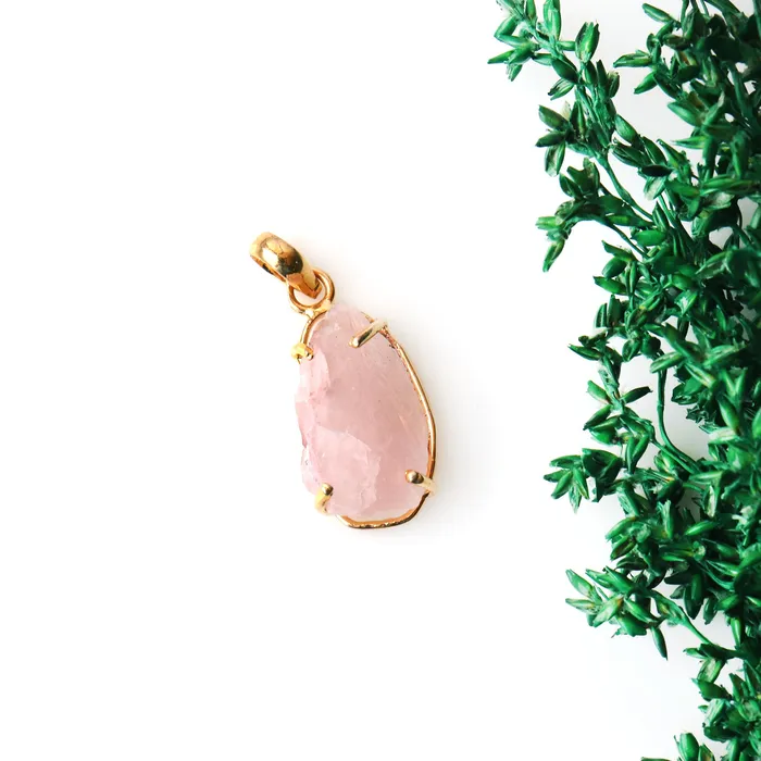 Natural Morganite Organic 28x13mm Gold Plated Prong Setting Single Bail Gemstone Pendant GemMartUSA Necklaces Natural Morganite Organic 28x13mm Gold Plated Prong Setting Single Bail Gemstone Pendant GemMartUSA Necklaces