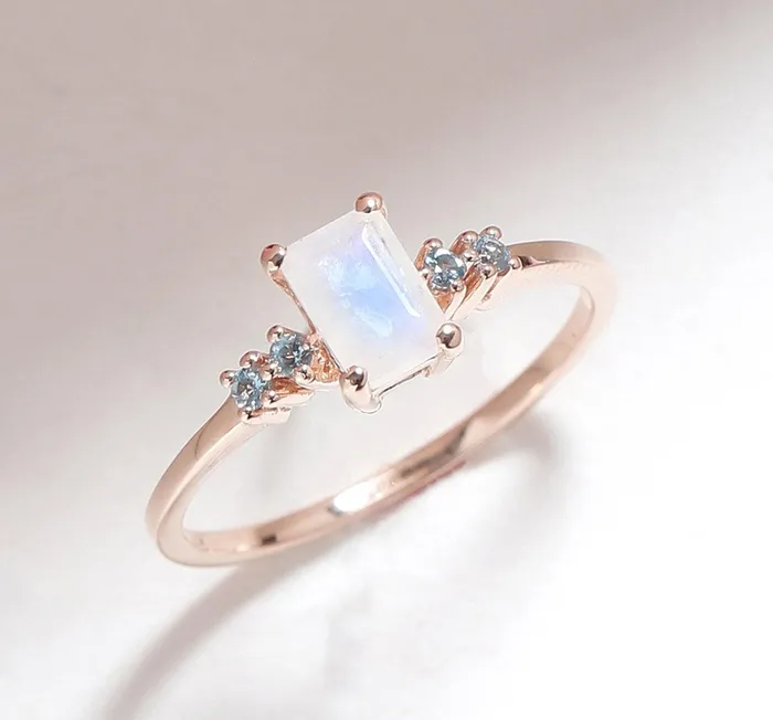 YoTreasure Rings 062 Ct Moonstone London Blue Topaz Solid 10k Rose Gold Ring YoTreasure Rings 062 Ct Moonstone London Blue Topaz Solid 10k Rose Gold Ring